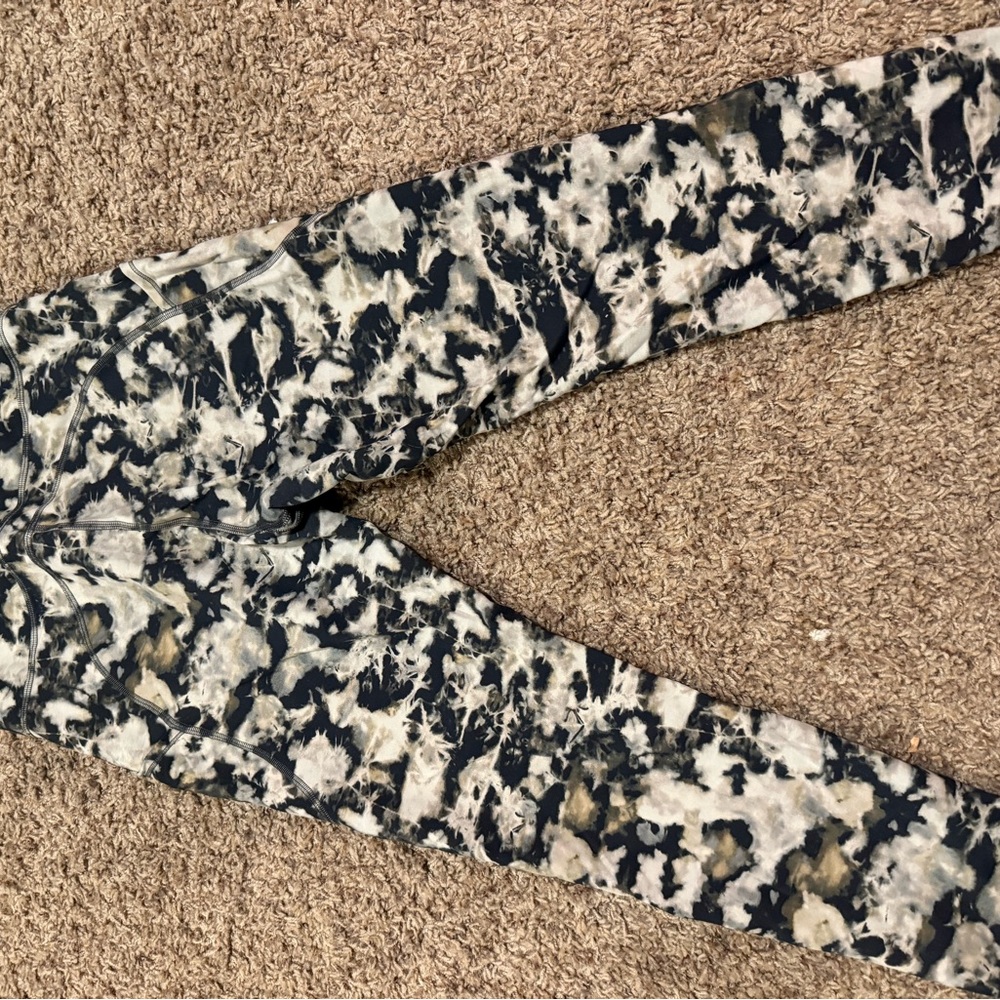 Lululemon Athletica Black and White Patterned Leggings